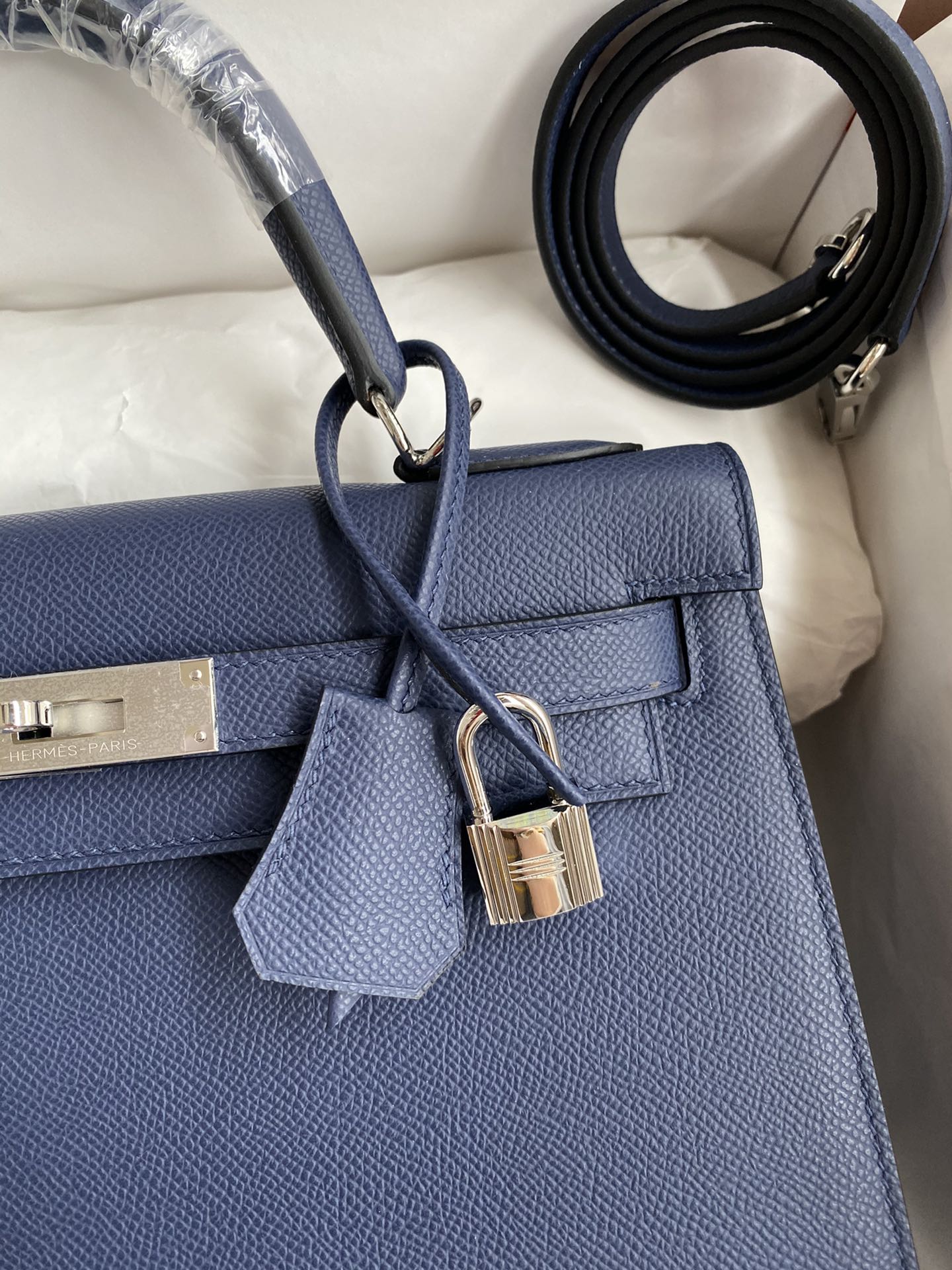 Hermes Kelly 28cm Handbag Shoulder Bag in Blue Nuit Epsom Leather